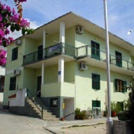 Apartmani Darinka Baška Voda المظهر الخارجي الصورة