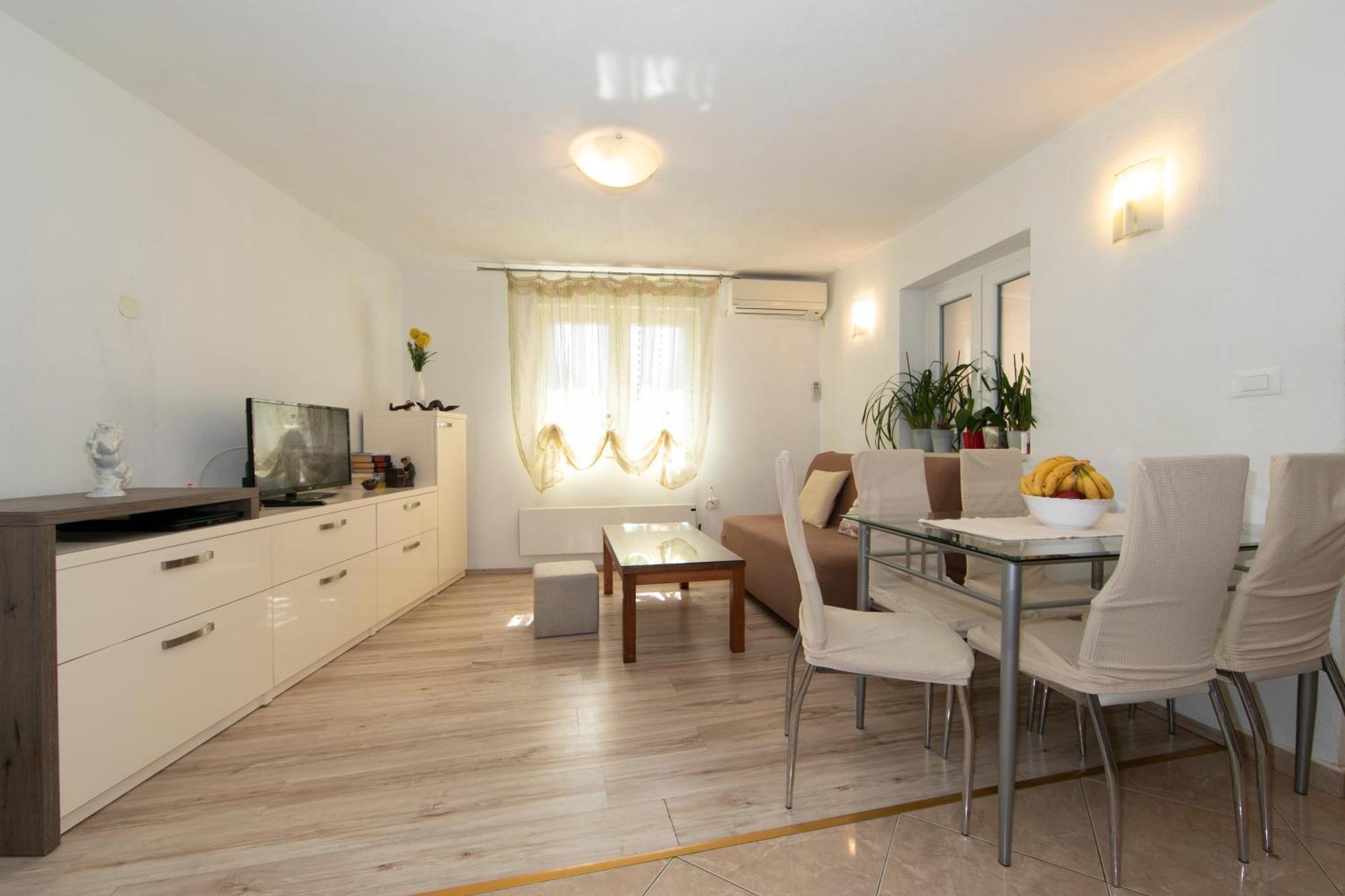 Apartmani Darinka Baška Voda المظهر الخارجي الصورة