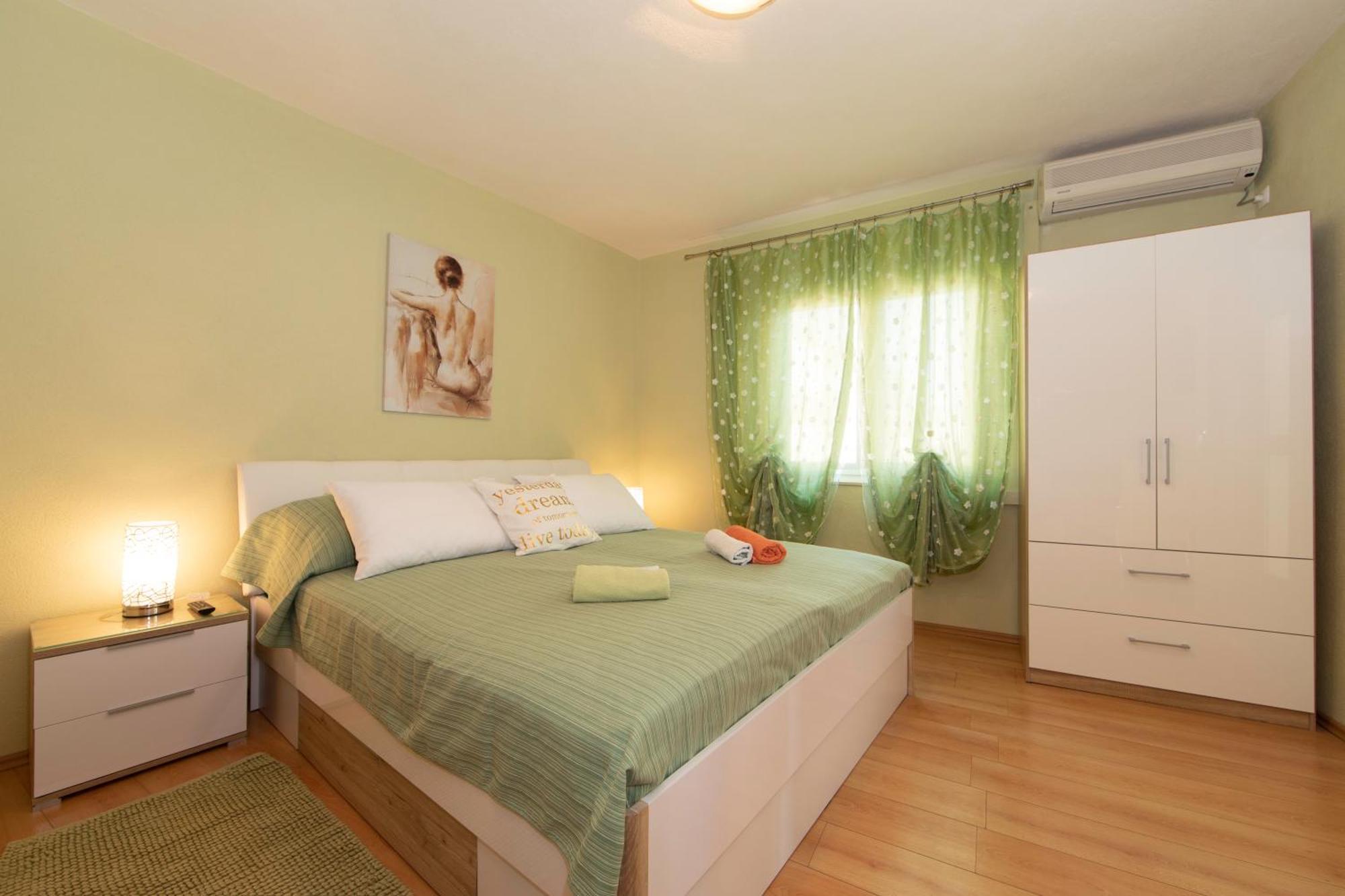 Apartmani Darinka Baška Voda المظهر الخارجي الصورة