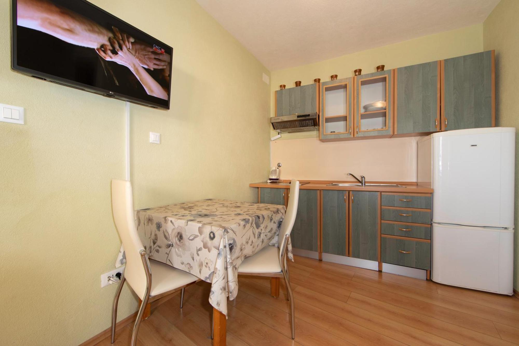 Apartmani Darinka Baška Voda المظهر الخارجي الصورة