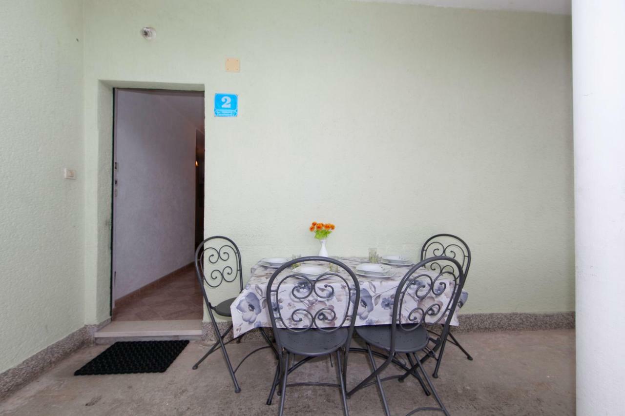 Apartmani Darinka Baška Voda المظهر الخارجي الصورة