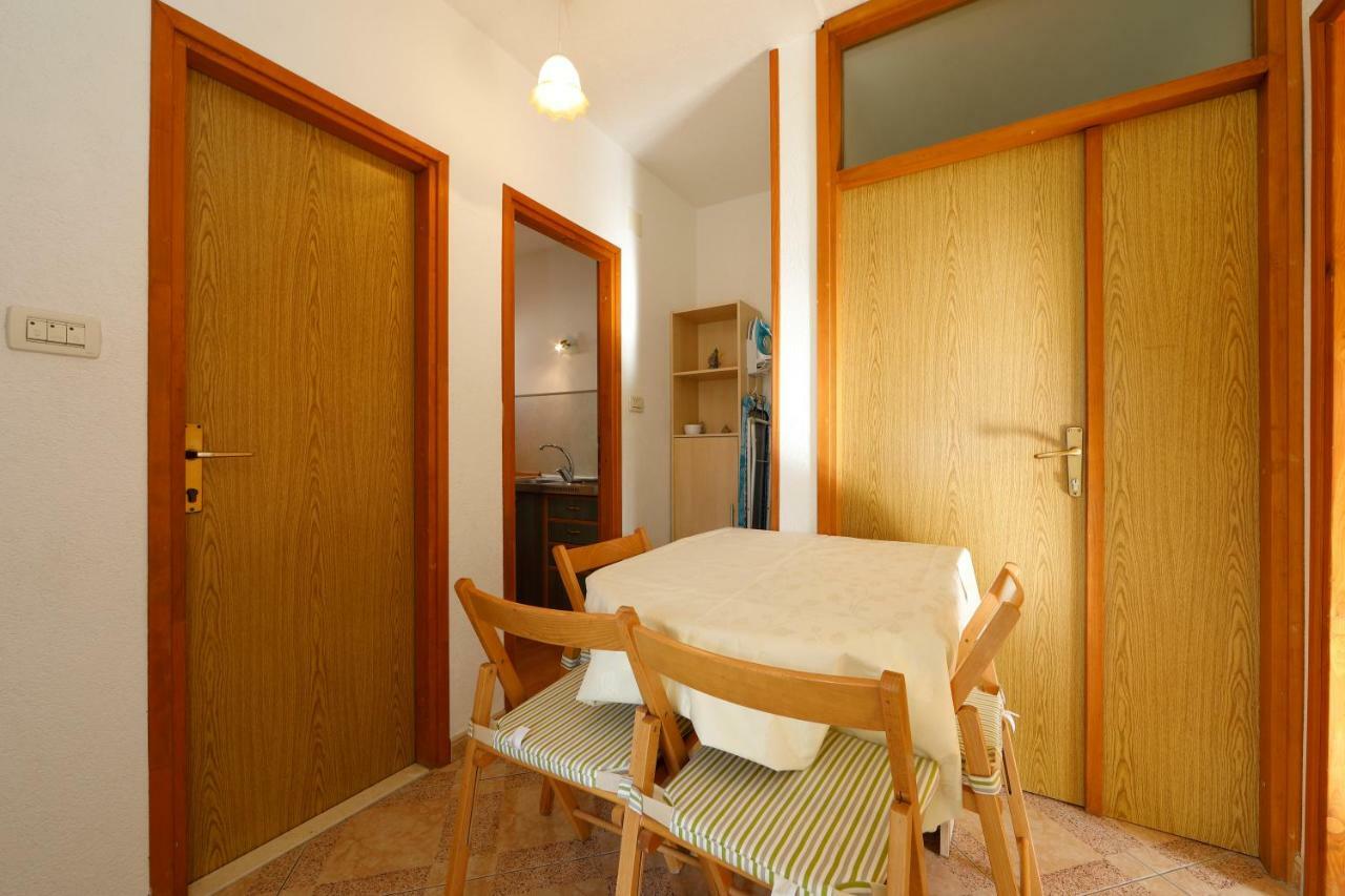Apartmani Darinka Baška Voda المظهر الخارجي الصورة