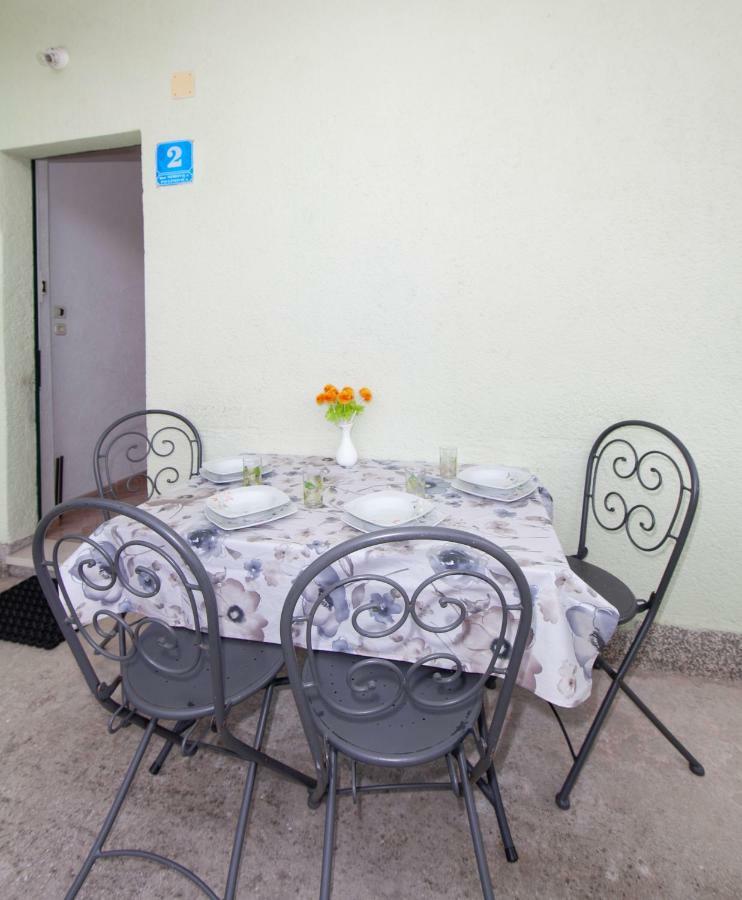 Apartmani Darinka Baška Voda المظهر الخارجي الصورة