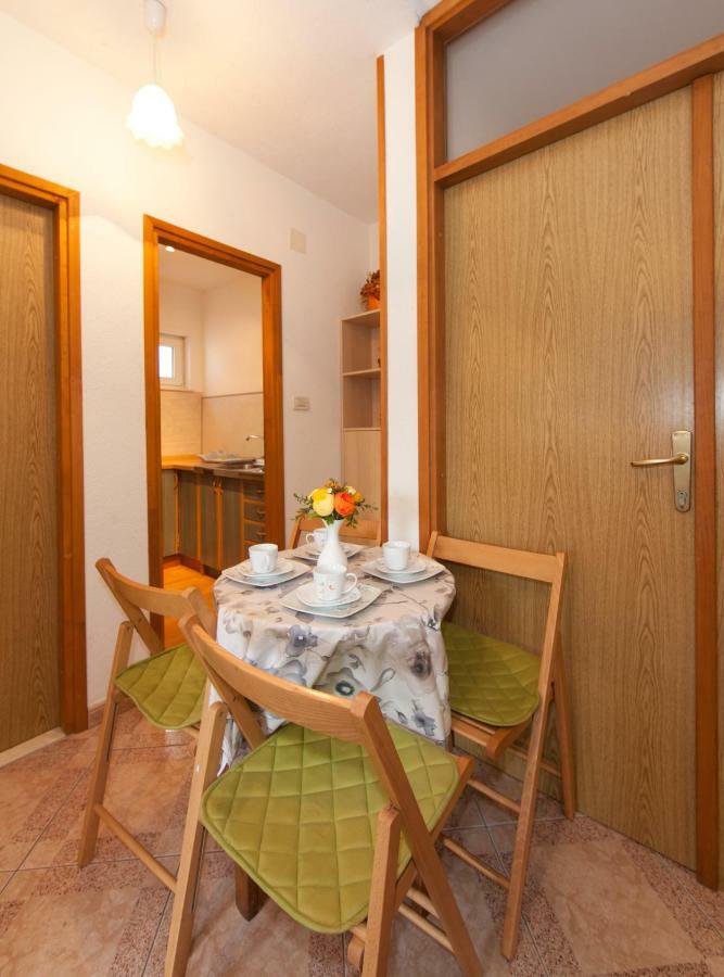 Apartmani Darinka Baška Voda المظهر الخارجي الصورة