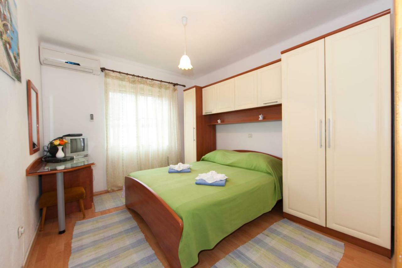 Apartmani Darinka Baška Voda المظهر الخارجي الصورة