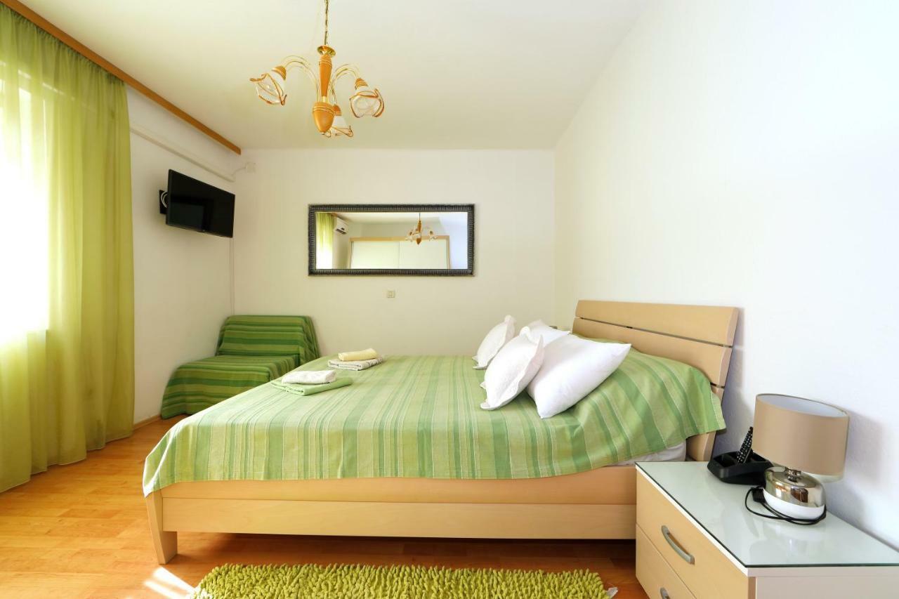 Apartmani Darinka Baška Voda المظهر الخارجي الصورة