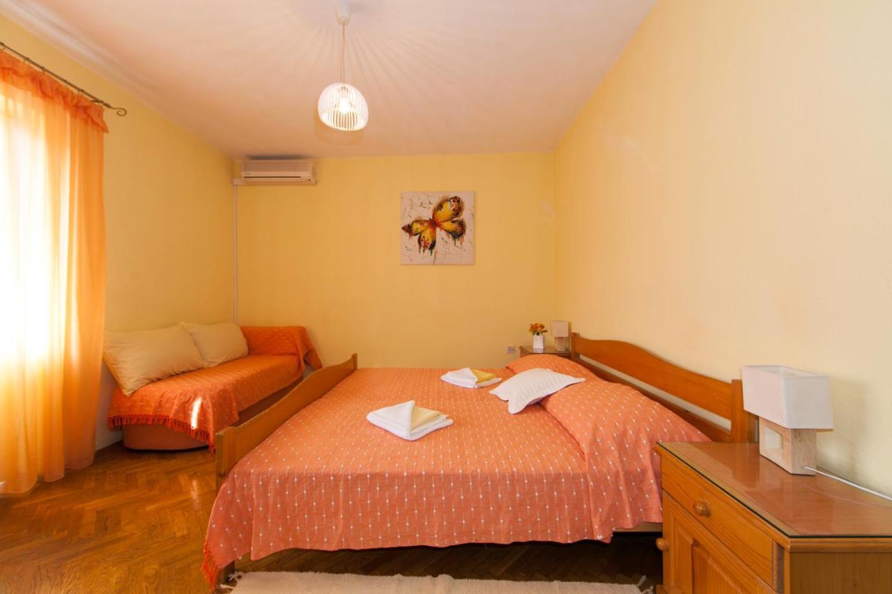 Apartmani Darinka Baška Voda المظهر الخارجي الصورة