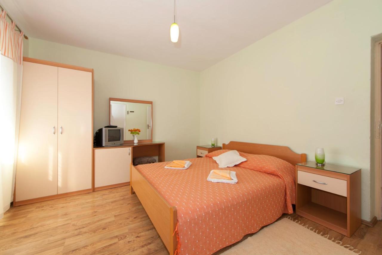 Apartmani Darinka Baška Voda المظهر الخارجي الصورة