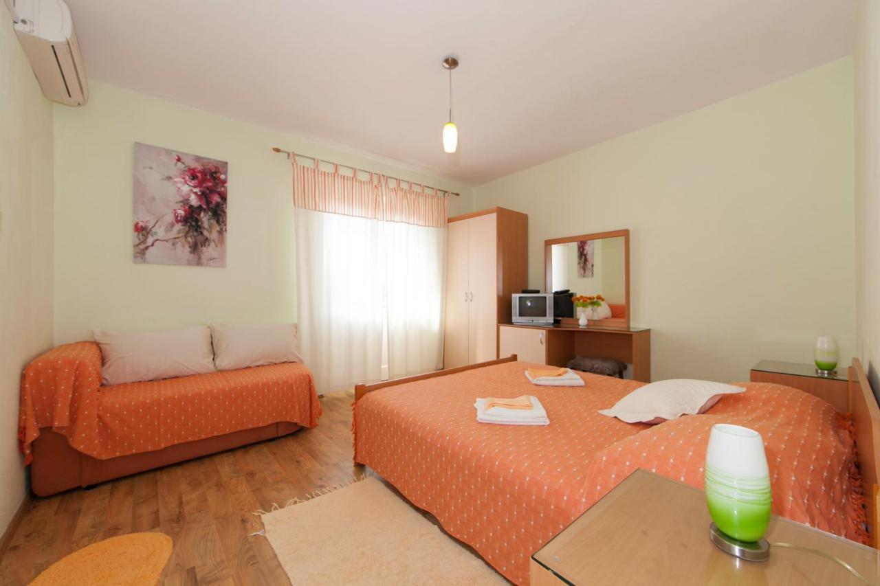 Apartmani Darinka Baška Voda المظهر الخارجي الصورة